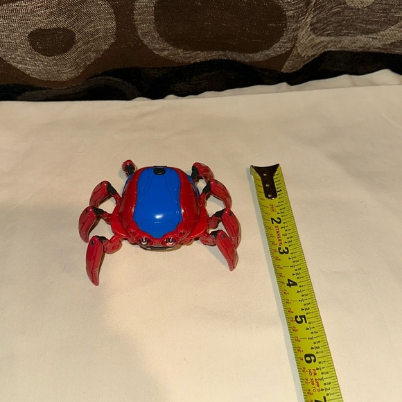 DISNEYPARKS MARVEL EXCLUSIVE- LIGHT UP SPIDER BOT w Motorized Movement NWOB - Picture 9 of 11